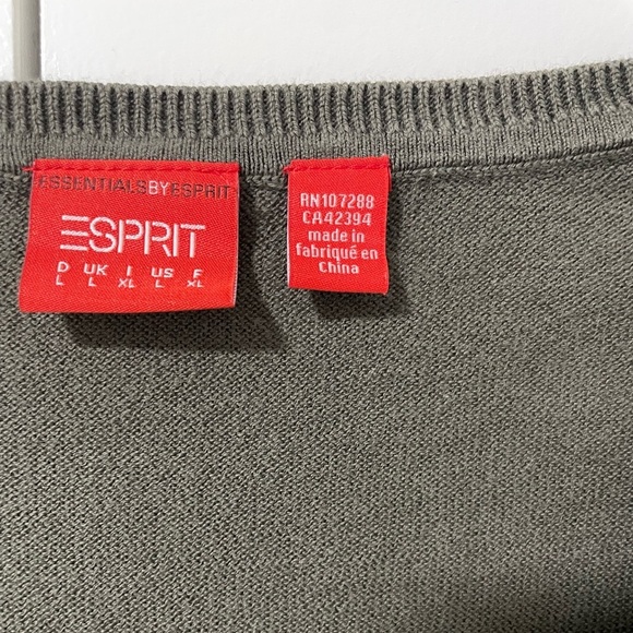 #116- ESPRIT- cotton long sleeve V neck - Picture 3 of 4